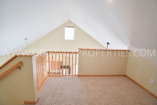 Building Photo - 1.5 Story 3-Bedroom Townhome with First-Fl...