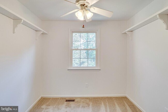 Building Photo - 9911 Whitewater Dr