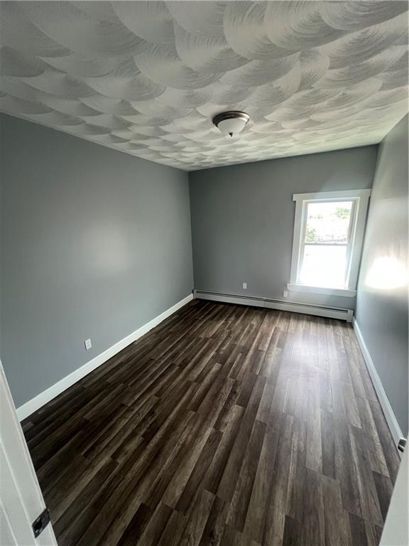 Building Photo - 8 Humes St