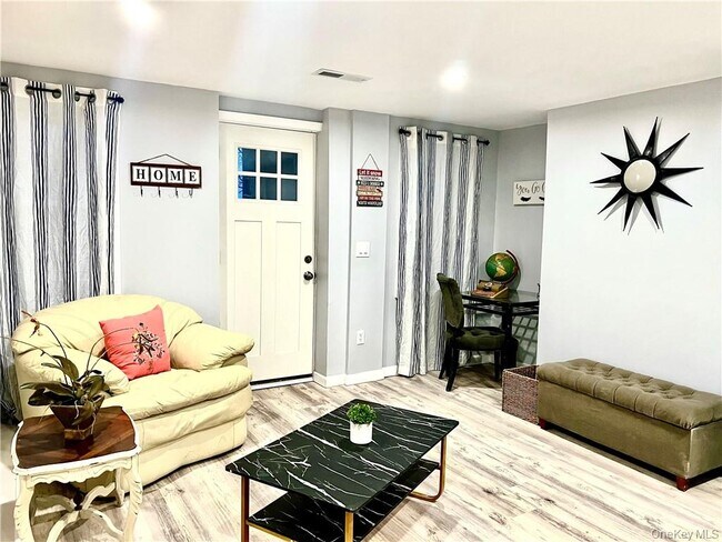 Building Photo - 26 Mill St