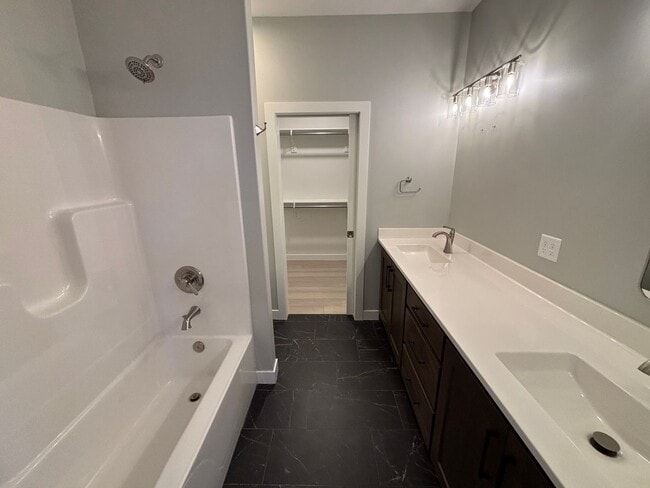 Building Photo - Stunning New Build in Central Manhattan! Available NOW!