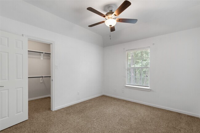 Building Photo - 31 Umbria Ln