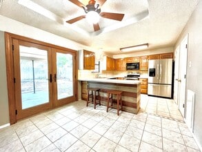 Building Photo - 1328 Kings Row