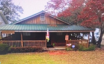 Building Photo - 4199 Crystal Lake Dr