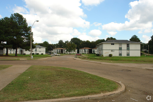 Primary Photo - Commonwealth Village