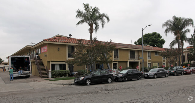 Primary Photo - University Commons at Northridge