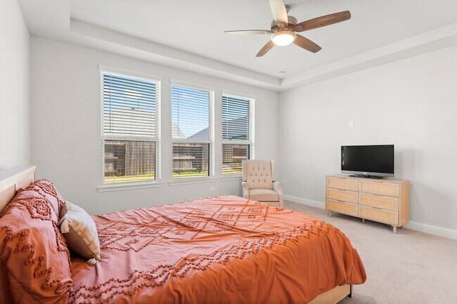 Building Photo - 15949 Hayes Mkt Lp