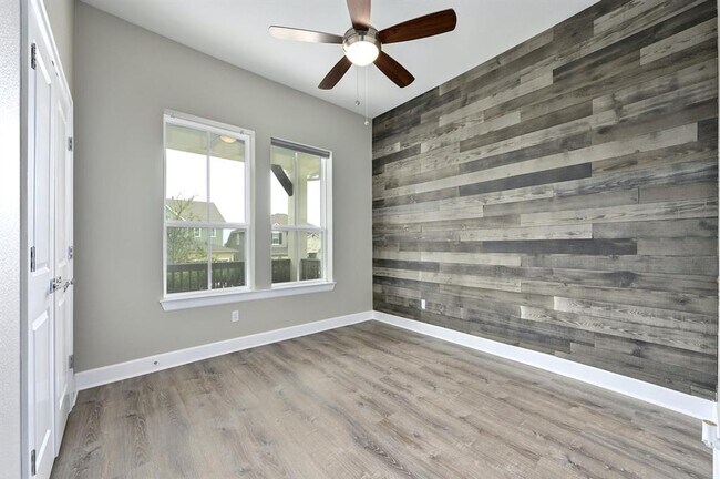 Building Photo - 286 Dayridge Dr
