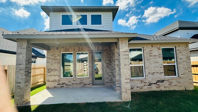 Building Photo - 21818 Fitzroy Mnr Ln