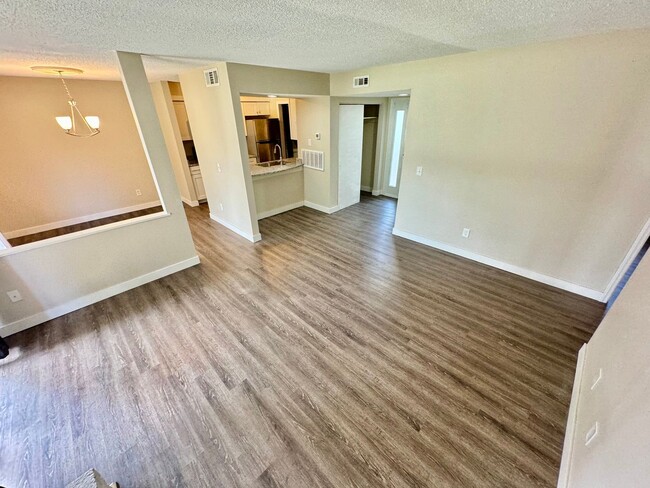 Building Photo - 10919 Harrowfield Rd