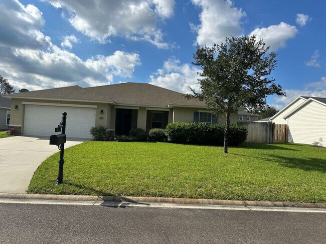 Primary Photo - Spacious 4-Bedroom Home with Fantastic Ame...