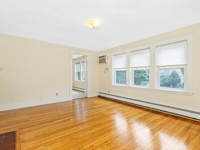 Building Photo - 1145 Boylston St