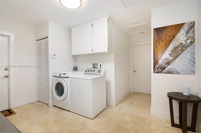 Building Photo - 7322 Vistalmar St