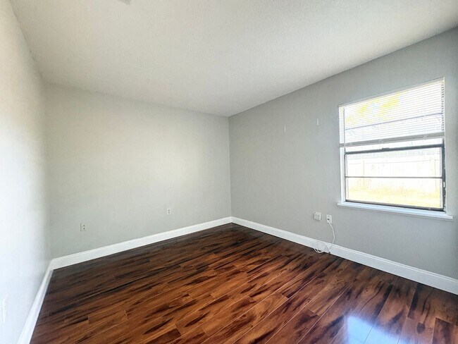 Building Photo - 4B/2B Home in Oviedo ~ Carpet Free ~ Top Rated Schools