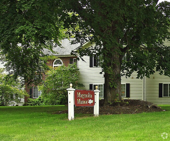 Building Photo - Magnolia Manor