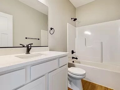 Building Photo - 520 Meadows Ct