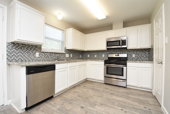 Building Photo - 21603 Falvel Lake Dr