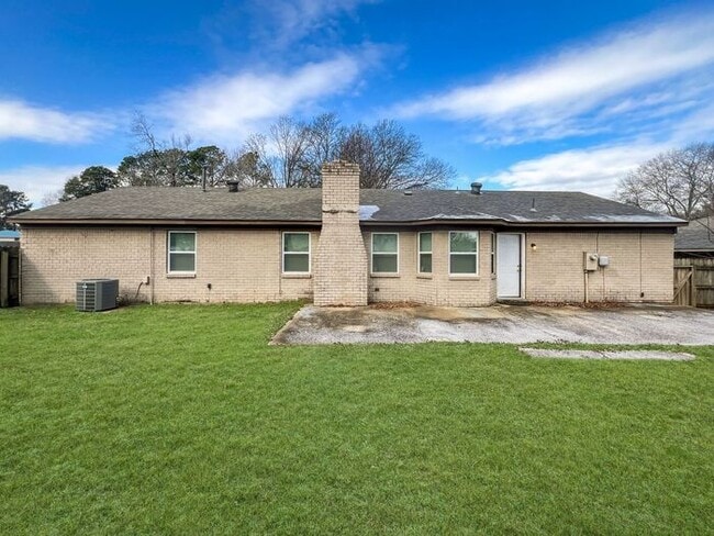 Building Photo - 8250 Chesterfield Dr