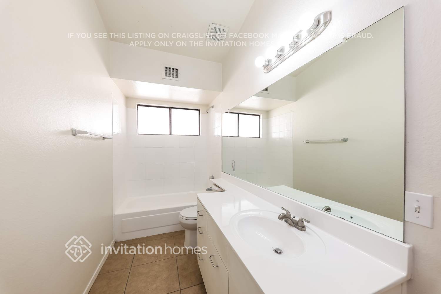 Building Photo - 11121 N 82nd Ln