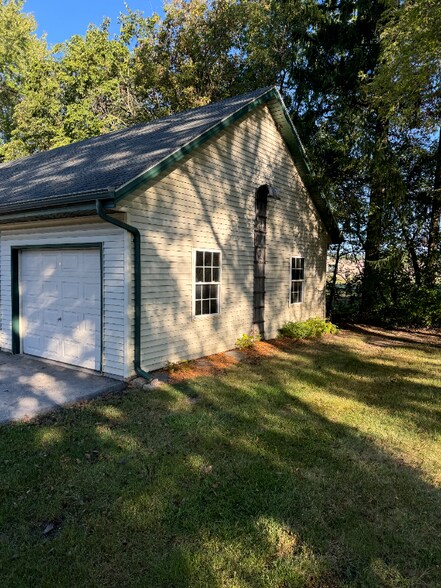 Building Photo - N68W33770-W33770 County Trunk Hwy K