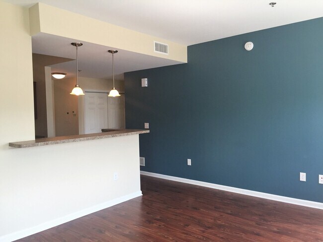 Interior Photo - GRAD