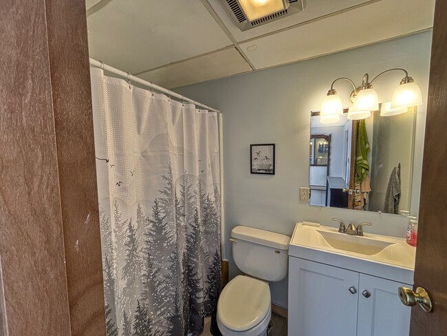 Building Photo - Squaw Mountain Rd