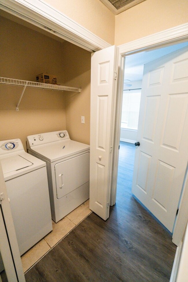 Building Photo - Super cute 3 Bedroom/3Bathroom Townhome in...