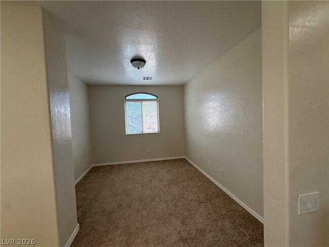 Building Photo - 7682 W Diablo Dr