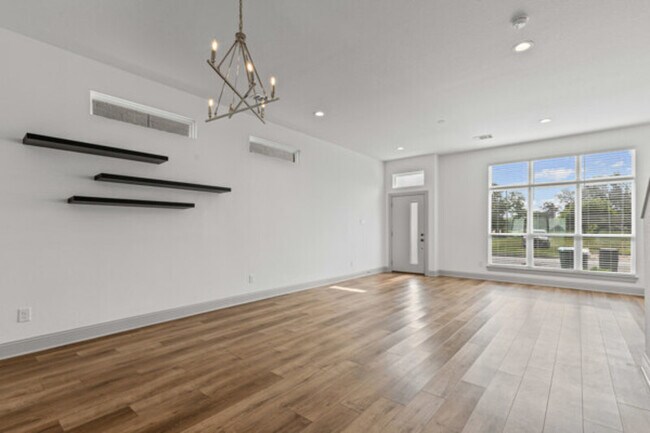 Building Photo - 3132 Wayside Ave