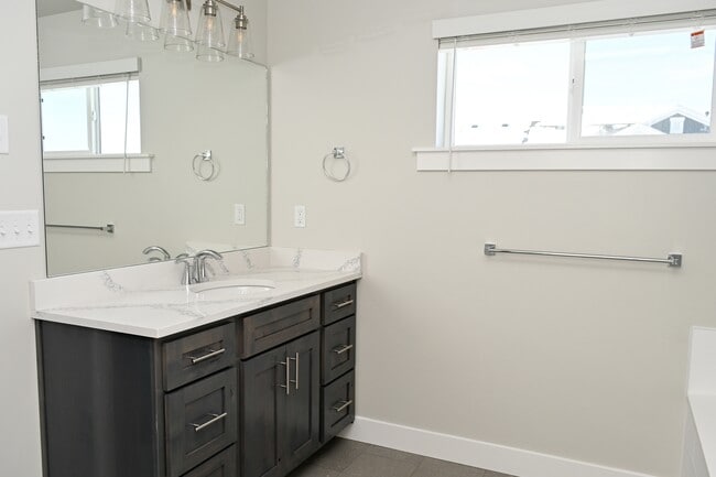 Building Photo - 2251 S 1220 W