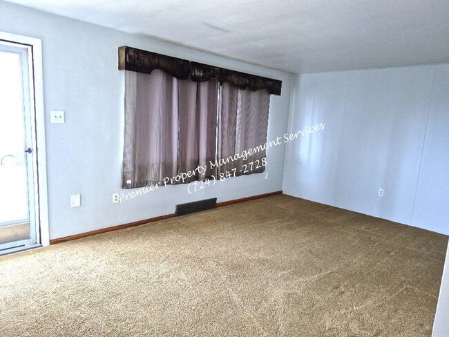 Building Photo - 990 Clearview Dr