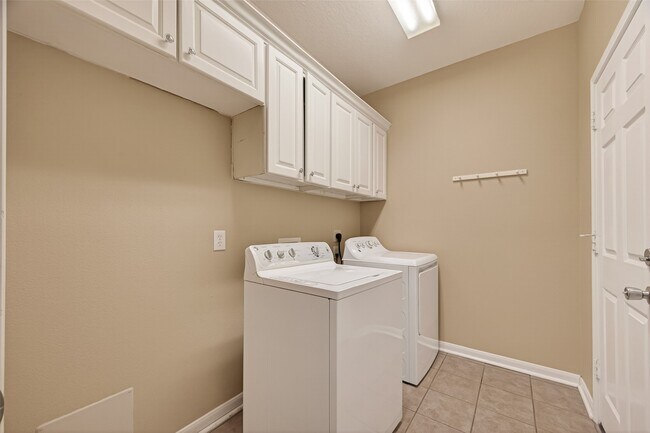 Building Photo - 6922 Summer Bridge Ln