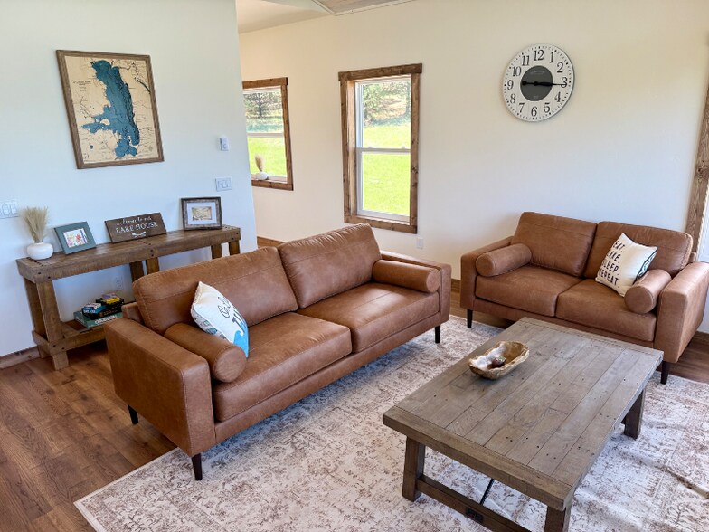 Building Photo - 27945 Island Butte Ln