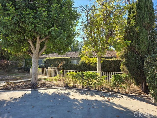 Building Photo - 1365 Bradbury Rd