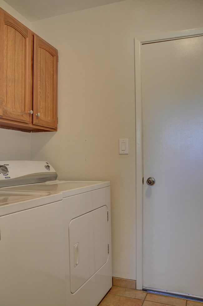 Building Photo - 3 bedroom, 2 bath home in Yavapai Hills