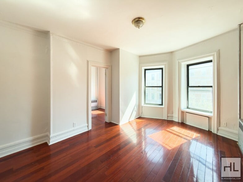Building Photo - BEDFORD AVENUE 1-Bed / 1-Bath