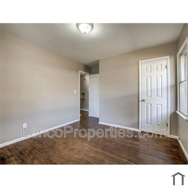 Building Photo - 2741 SW Murray Dr