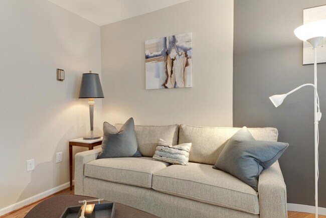 Primary Photo - 1440 N St NW