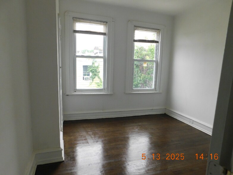 Building Photo - 445 N 53rd St