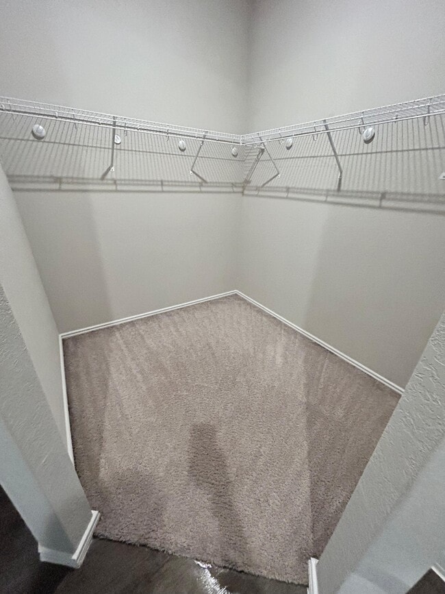 Building Photo - 596 Jennifer Wy