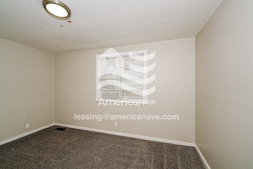 Building Photo - 536 Osceola Cir