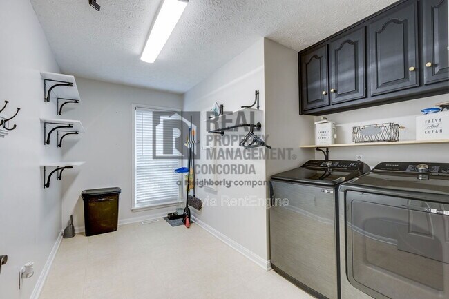 Building Photo - 3 Kyle Ct