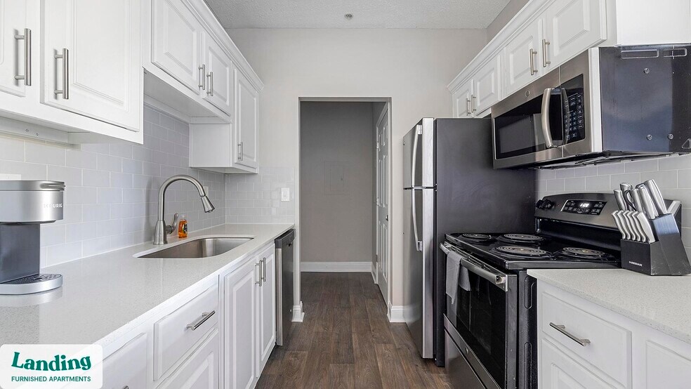 Building Photo - 100 Crossing Blvd