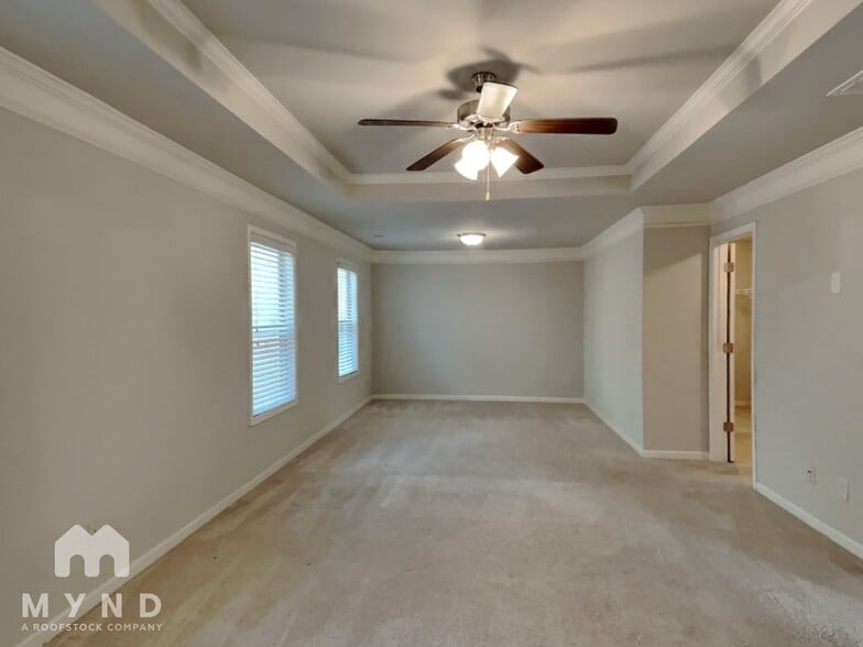 Building Photo - 5971 Wolf Creek Dr