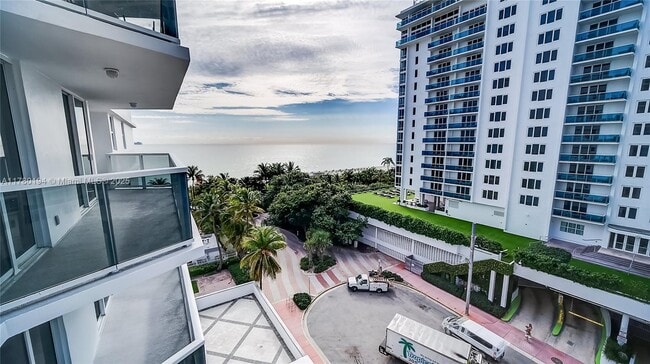 Building Photo - 2401 Collins Ave