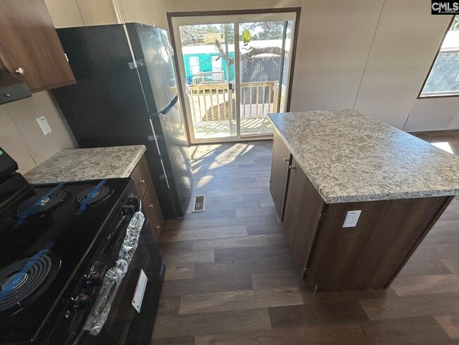 Building Photo - 600 Ermine Rd