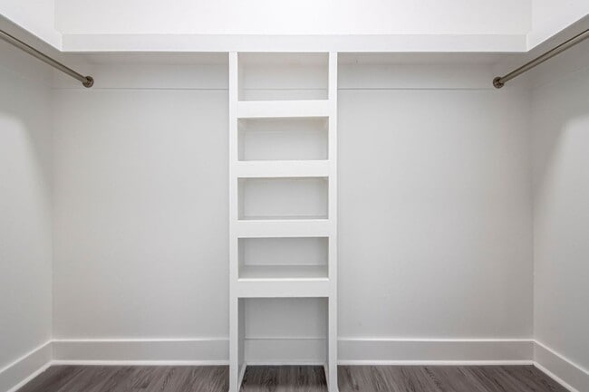 Building Photo - Timeless Elegance with Modern Upgrades – Stunning 3-Bedroom Little Rock Home!