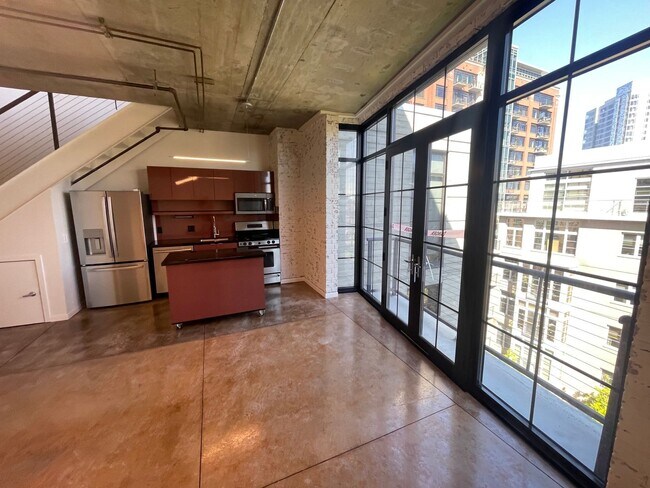 Building Photo - Sleek and Sophisticated: Upscale 1-Bdrm/2b...