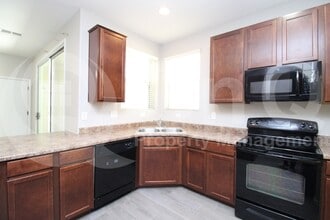 Building Photo - 947 S Utilis Dr