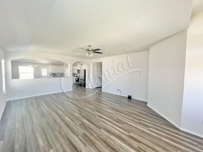 Building Photo - AVAILABLE BEGINNING OF MAY, APPLY TODAY ON OUR WEBSITE!